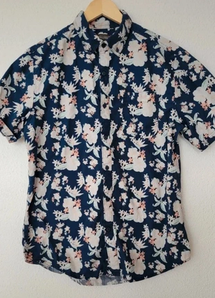 Chemise Hawaïenne- Taille M - Très bon état, marque: DENVER HAYES, état: Très bon état, taille: M, 10,00 €, 11,20 € Protection acheteurs (Pro) incluse