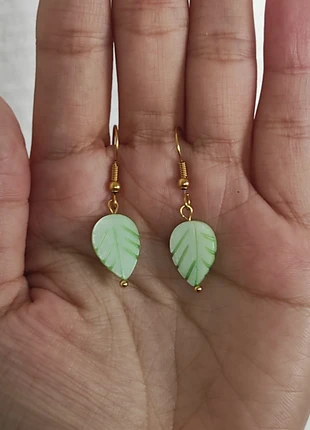 Boucles d'oreilles feuilles vertes, crochet doré en acier inoxydable, état: Très bon état, 8,00 €, 9,10 € Protection acheteurs incluse