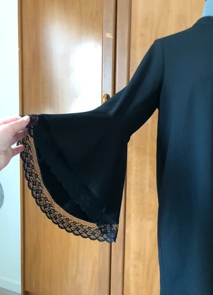 Robe Zara noir taille 40/L détails dentelles et manches papillons , marke: Zara, zustand: Neu, größe: L / 40 / 12, 13,00 €, 14,35 € inklusive Vinted-Käuferschutz