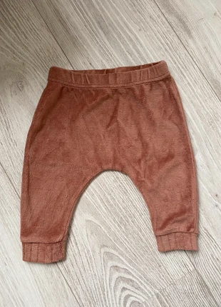 Pantalon velours vieux rose Taille 6 mois , marke: Zeeman, zustand: Sehr gut, größe: 6-9 Monate / 68, 1,50 €, 2,28 € inklusive Vinted-Käuferschutz