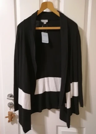 Schwarzer Cardigan mit weißer Linie, brand: Blue Motion, condition: New with tags, size: S / UK 8-10, £7.63, £8.71 includes Buyer Protection