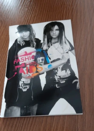 Carte Tokio Hotel Katy Perry, brand: H&M, condizioni: Come nuovo, €3.00, €3.85 include la Protezione acquisti