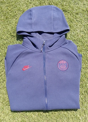 Gilet à zip du PSG, marque: Nike, état: Très bon état, taille: 14 ans / 164 cm, 29,90 €, 32,10 € Protection acheteurs incluse