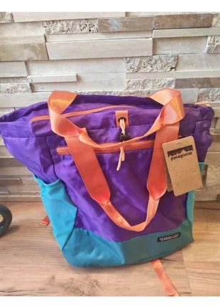 Joli sac à dos 27L Violet et Bleu - Transformable avec poignée à main - Neuf Patagonia, brand: Patagonia, condition: Very good, €42.00, €44.80 includes Buyer Protection