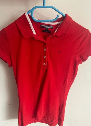 Polo, rouge, Tommy hilfiger, marke: Tommy Hilfiger, zustand: Sehr gut, größe: XS, 12,00 €, 13,30 € inklusive Vinted-Käuferschutz