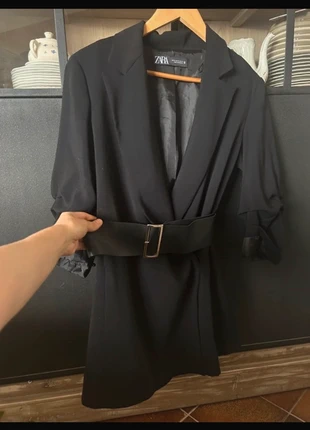 Blazer Zara avec ceinture intégré, marque: Zara, état: Très bon état, taille: XS / 34 / 6, 15,00 €, 16,45 € Protection acheteurs incluse