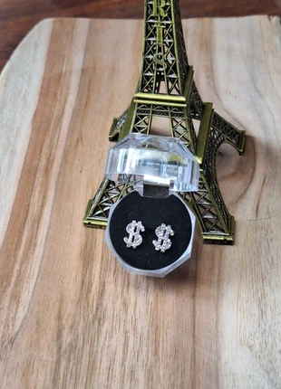 Boucle d'oreilles street wear dollars orné de strass diam's, staat: Heel goed, € 14,50, € 15,93 inclusief Kopersbescherming