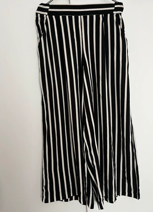 Pantalon large fluide rayé noir et blanc H&M, marke: H&M, zustand: Sehr gut, größe: M / 38 / 10, 11,00 €, 12,25 € inklusive Vinted-Käuferschutz