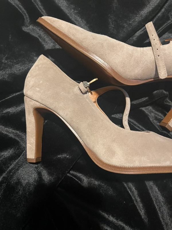 NWOT Sarto Size 7.5 Beige Suede 3.5” Heels. Athena Pointed Toe Mary Jane Pump 5