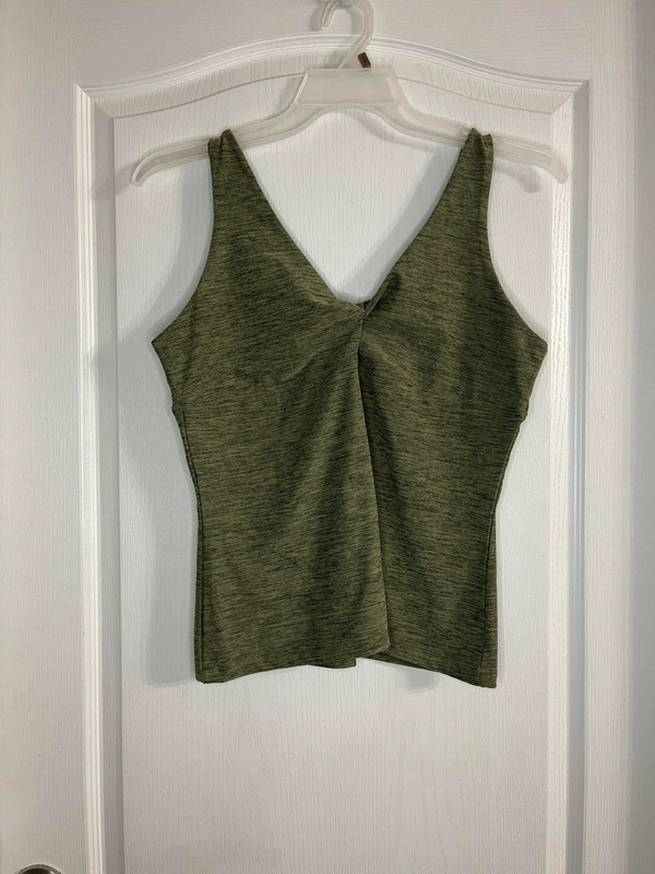 Sincerely Jules Green Women’s Activewear Top NWT Size XL.  2863 1