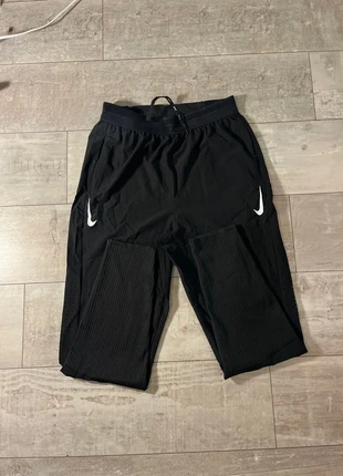 Jogging Nike AeroSwift, marke: Nike, zustand: Neu, größe: L, 45,00 €, 47,95 € inklusive Vinted-Käuferschutz
