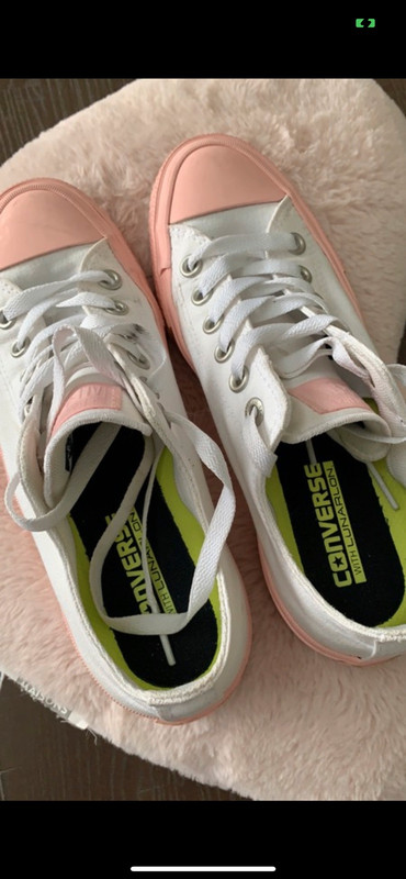 Converse blanche et rose