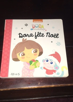 Livre Dora fête noel, staat: Heel goed, € 1,50, € 2,28 inclusief Kopersbescherming