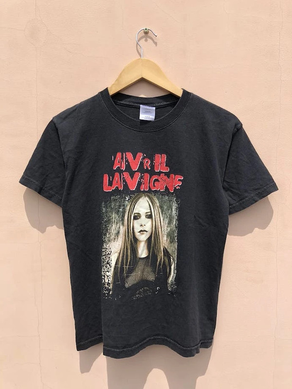 Vintage 2004 Avril Lavigne Tour Tee (Britney Spears) | Vinted