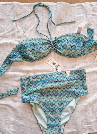 High-Waisted Blue and purple Etam Retro ZigZag Bikini Set, Size S, New with Tags, merk: Etam, staat: Nieuw met prijskaartje, maat: S / 36 / 8, € 10,00, € 11,20 inclusief Kopersbescherming