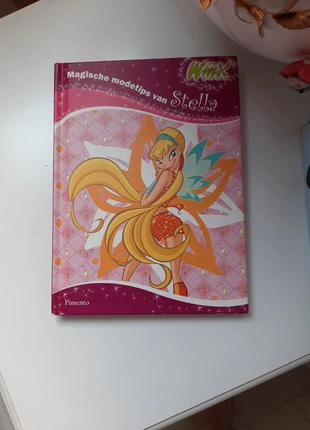 Boek Winx Magische modetips Stella, état: Neuf sans étiquette, 4,00 €, 4,90 € Protection acheteurs incluse