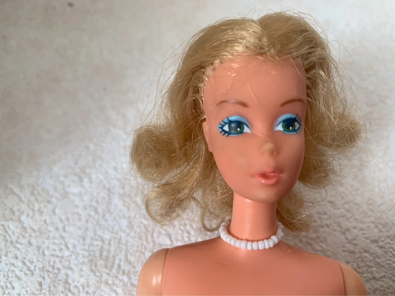 Vintage barbie Deluxe Quick Curl Barbie 9217 Vinted