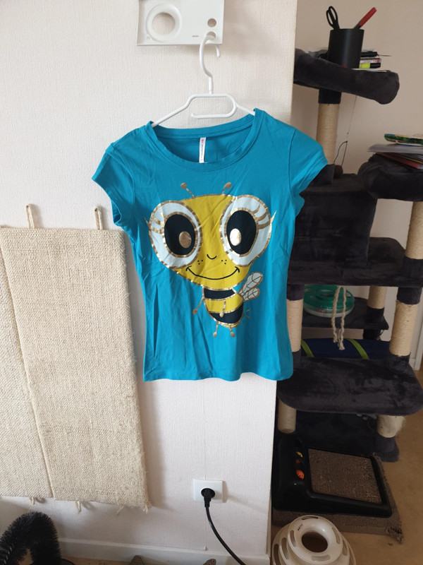 T shirt avec abeille Vinted