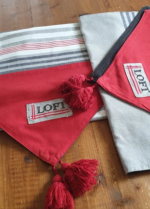 2 Chemin de table Maisons du Monde, merk: Maisons du Monde, staat: Heel goed, € 26,00, € 28,00 inclusief Kopersbescherming