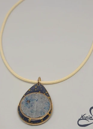 Pendentif en résine goutte doré bleuté avec des fleurs, marke: Fait Main, zustand: Neu, 11,00 €, 12,25 € inklusive Vinted-Käuferschutz