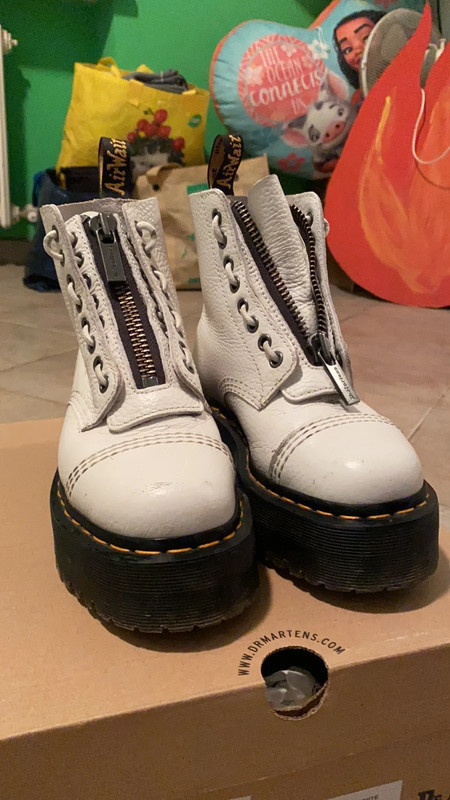 Dr. Martens Sinclair White