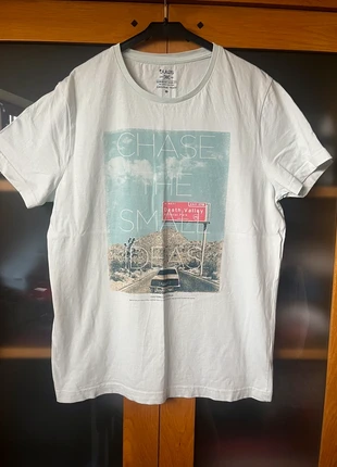 t shirt julius , marca: Julius, estado: Muito bom, tamanho: L, €3.50, €4.38 inclui Proteção do Comprador