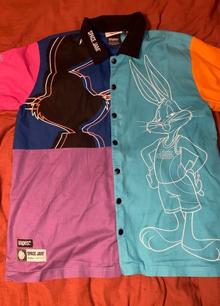 chemise space jam, marke: Snipes, zustand: Gut, größe: M, 12,00 €, 13,30 € inklusive Vinted-Käuferschutz