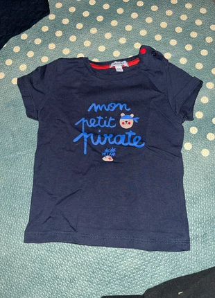 Tee-shirts , merk: Absorba, staat: Heel goed, maat: 6-9 maanden / 68 cm, € 1,00, € 1,75 inclusief Kopersbescherming