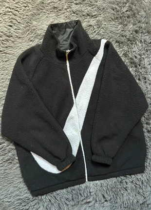 Veste sherpa Nike réversible taille L, marke: Nike, zustand: Sehr gut, größe: L, 45,00 €, 47,95 € inklusive Vinted-Käuferschutz