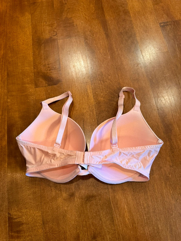 Woman’s Victoria’s Secret push-up bra 3