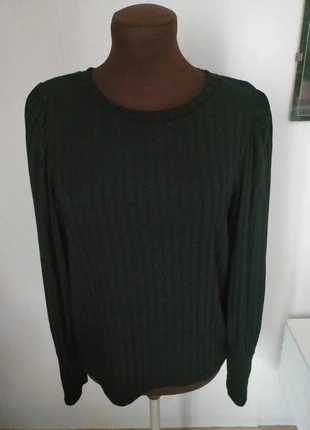 Haut noir Cache cache 40, marke: Cache Cache, zustand: Sehr gut, größe: L / 40 / 12, 4,90 €, 5,85 € inklusive Vinted-Käuferschutz