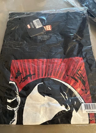 Marvel venon, marke: DIFUZED, zustand: Neu, mit Etikett, größe: M, 10,00 €, 11,20 € inklusive Vinted-Käuferschutz