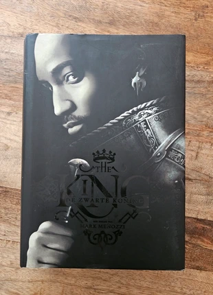 📚 The king de zwarte koning (Mark Menozzi) hardcover met stofomslag, staat: Heel goed, € 4,99, € 5,94 inclusief Kopersbescherming