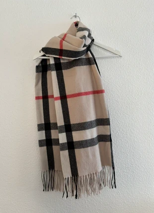 Écharpe beige et noire motif tartan, brand: Boutique Parisienne, condition: Very good, €9.00, €10.15 includes Buyer Protection