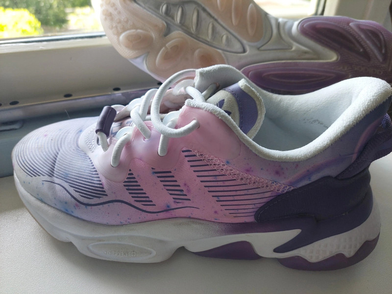 Purple sneaker 3