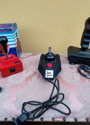 Set Joystick Atari Commodore 80s, brand: set Joystick, condizioni: Discrete, €15.90, €17.40 include la Protezione acquisti
