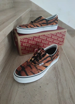 Vans era tiger print 🐯 n. 37 nuove mai indossate, marque: Vans, état: Neuf avec étiquette, taille: 37, 39,99 €, 42,69 € Protection acheteurs incluse