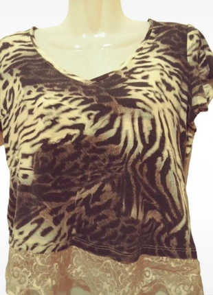 Camiseta manga corta con estampado talla 44, marca: Local, estado: Muito bom, tamanho: XXL / 44 / 16, €2.00, €2.80 inclui Proteção do Comprador