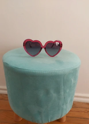 Óculos de sol coração, estado: Muito bom, €1.00, €1.75 inclui Proteção do Comprador