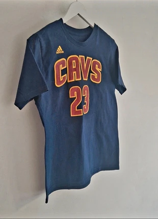 Adidas x NBA T shirt 🏀 Sportwear/Streetwear - S, merk: adidas, staat: Goed, maat: S, € 12,00, € 13,30 inclusief Kopersbescherming Pro