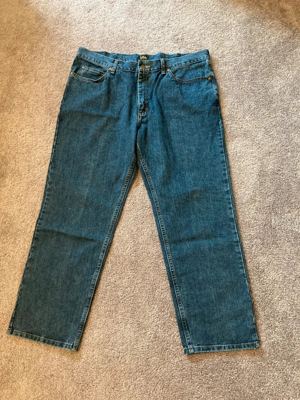 Lee jeans 40x30 relaxed fit. 2