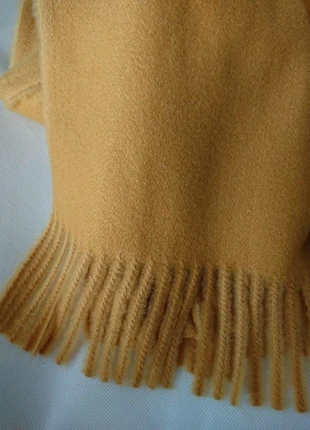 Echarpe XL jaune moutarde douceur extrême !, marque: virgin wool feel, état: Neuf sans étiquette, 13,00 €, 14,35 € Protection acheteurs incluse