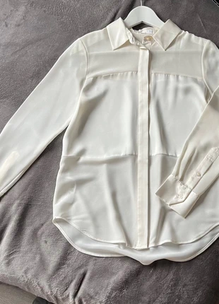 Chemise en satin blanche Mango, marke: Mango, zustand: Sehr gut, größe: XS / 34 / 6, 15,00 €, 16,45 € inklusive Vinted-Käuferschutz