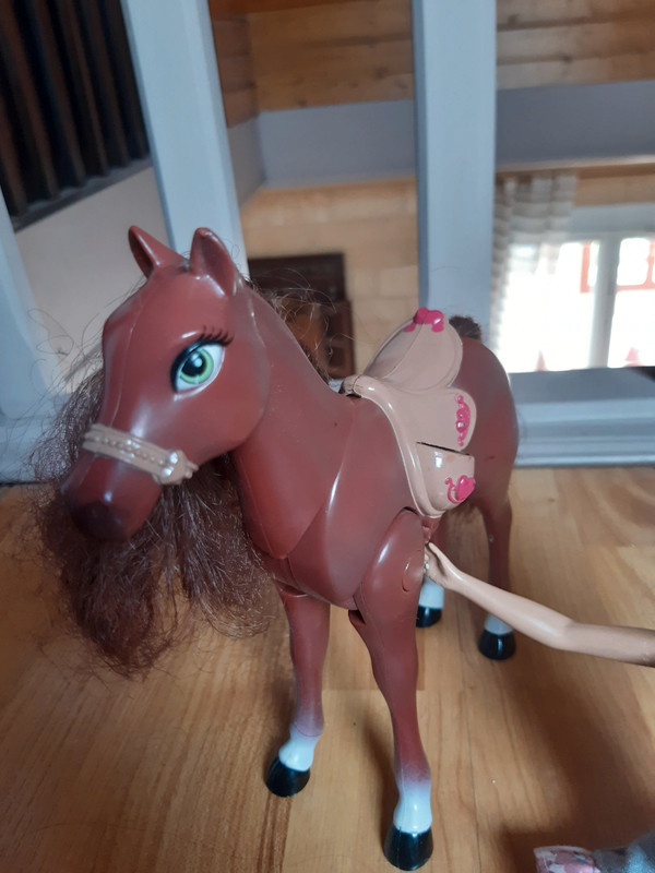 Barbie et son cheval articulé - Barbie