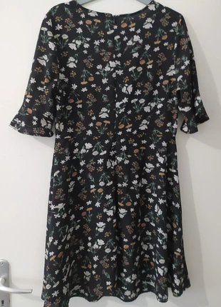 Robe légère fleurie noire Primark, brand: Primark, condition: New without tags, size: L / 40 / 12, €6.00, €7.00 includes Buyer Protection
