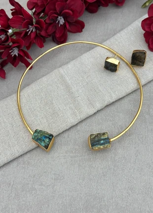 Superbe ras de cou labradorite et bo, staat: Heel goed, € 16,00, € 17,50 inclusief Kopersbescherming Pro