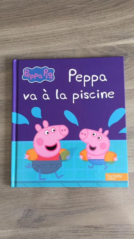 Livre Peppa Pig va à la piscine