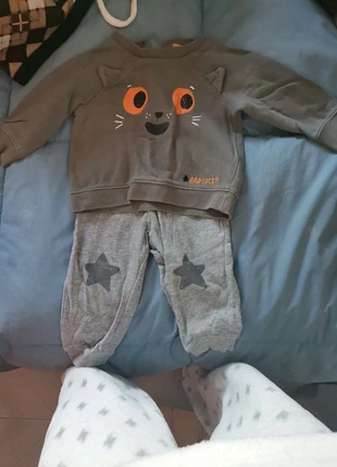 Chándal niño, merk: TEX, staat: Goed, maat: 12-18 maanden / 80 cm, € 2,00, € 2,80 inclusief Kopersbescherming