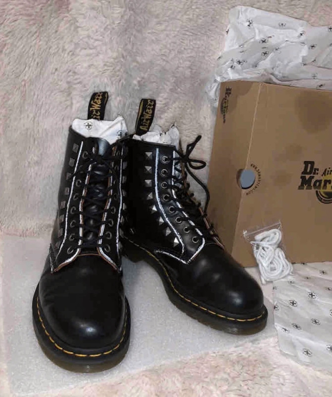 DR.Martens 1460 Stud n.44 Vinted