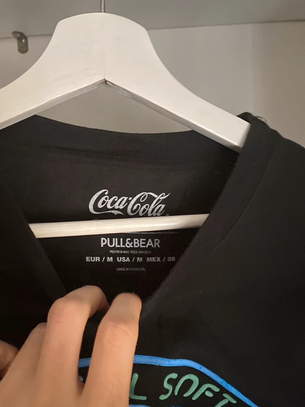 Camiseta coca cola pull and bear deals